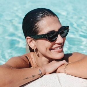 I-SEA Polarized Carly Sunglasses in Black/Smoke